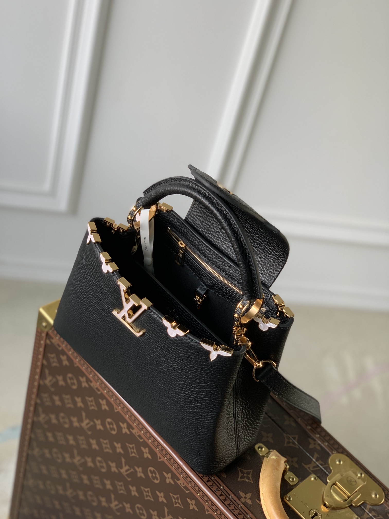 l**is V*t*n capucines bb-27*18*9cm