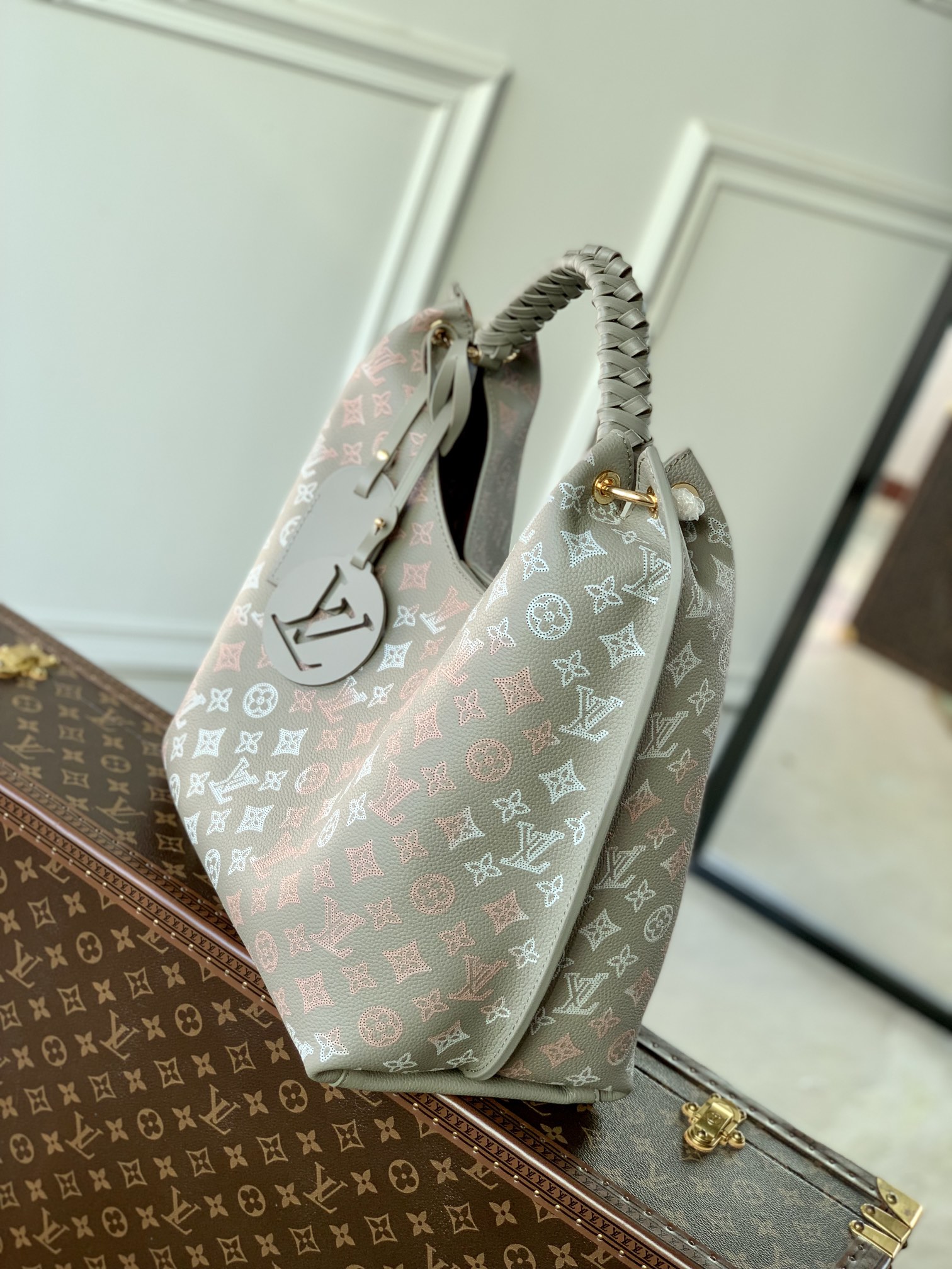 l**is V*t*n carmel hobo bag-35*40*17cm