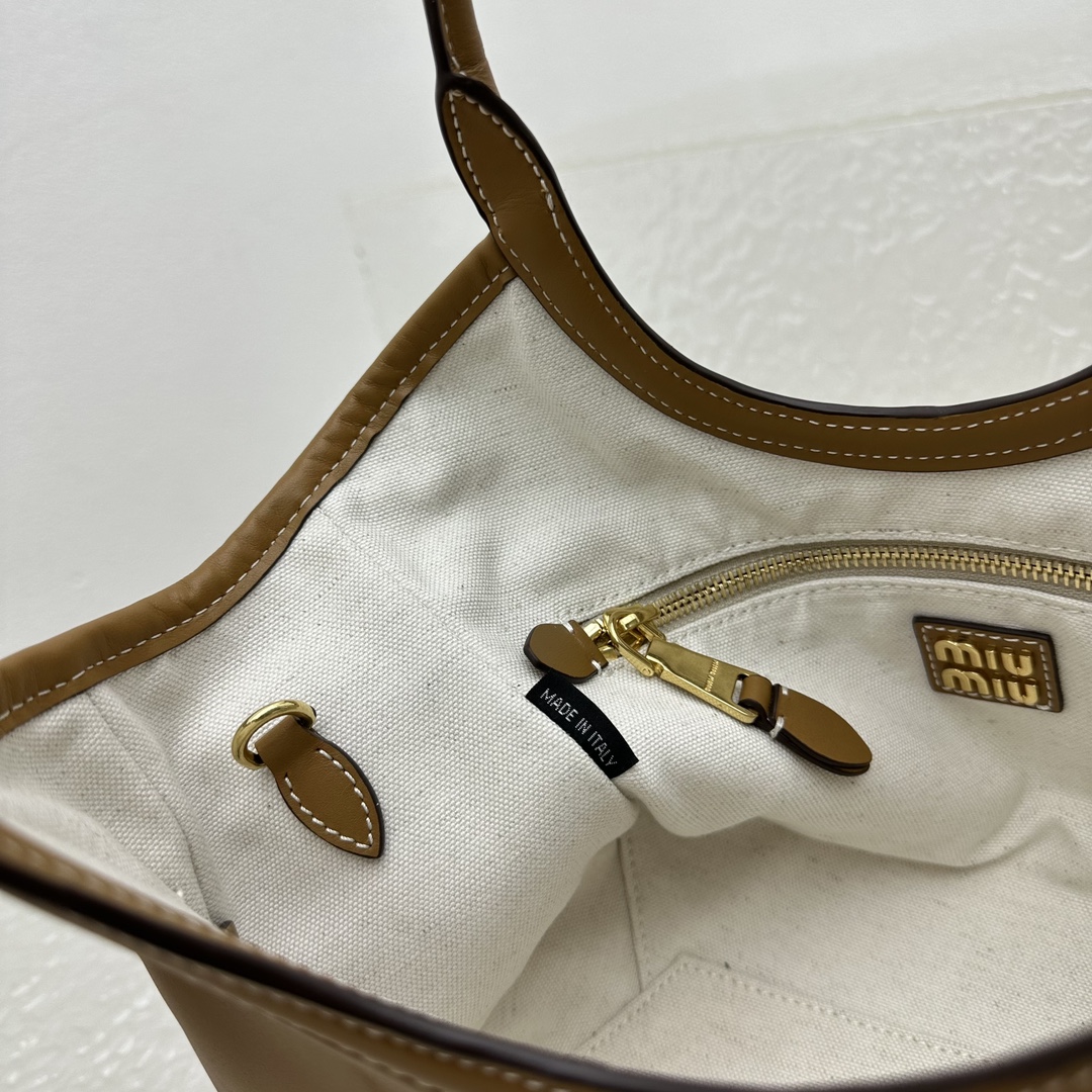 MiuMiu Hobo Bag-22*11*14CM