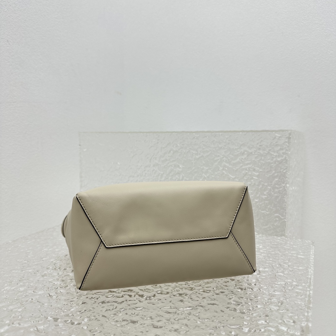 MiuMiu Hobo Bag-22*11*14CM