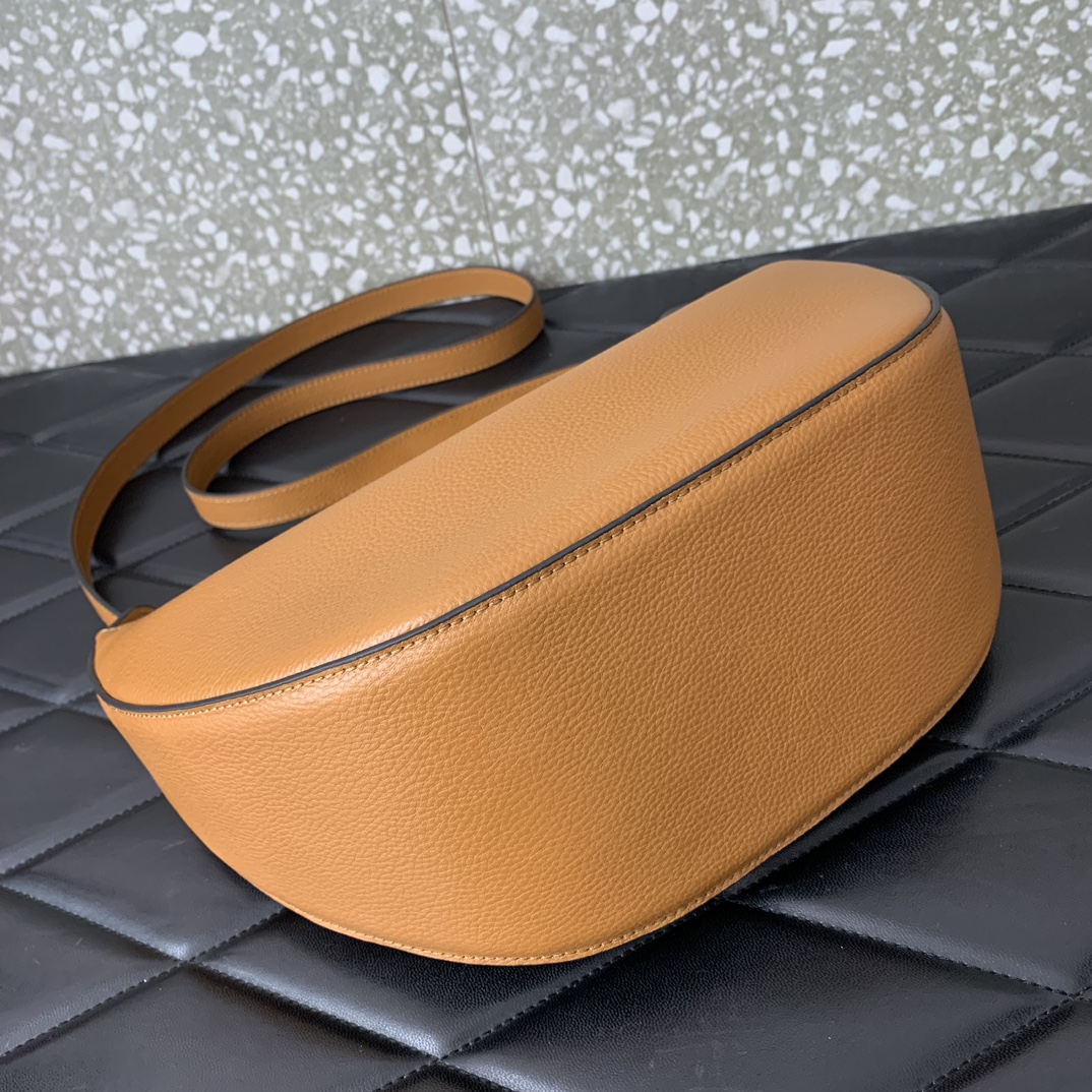 Valentino Garavani Vlogo MoonHobo Tote-29x23x11CM