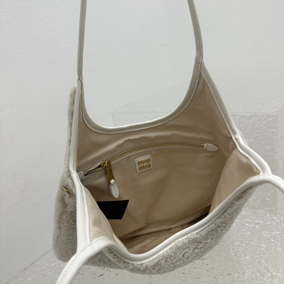 MiuMiu Tote-35*40*60CM