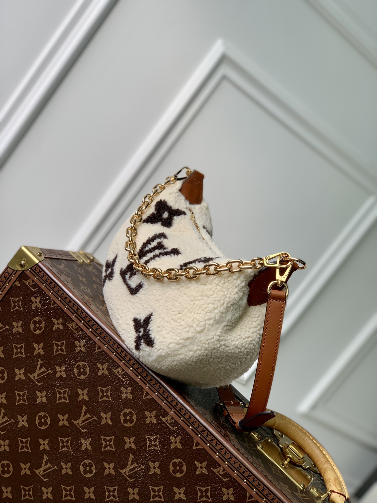 l**is V*t*n over the moon handbag-27.5*16*7cm