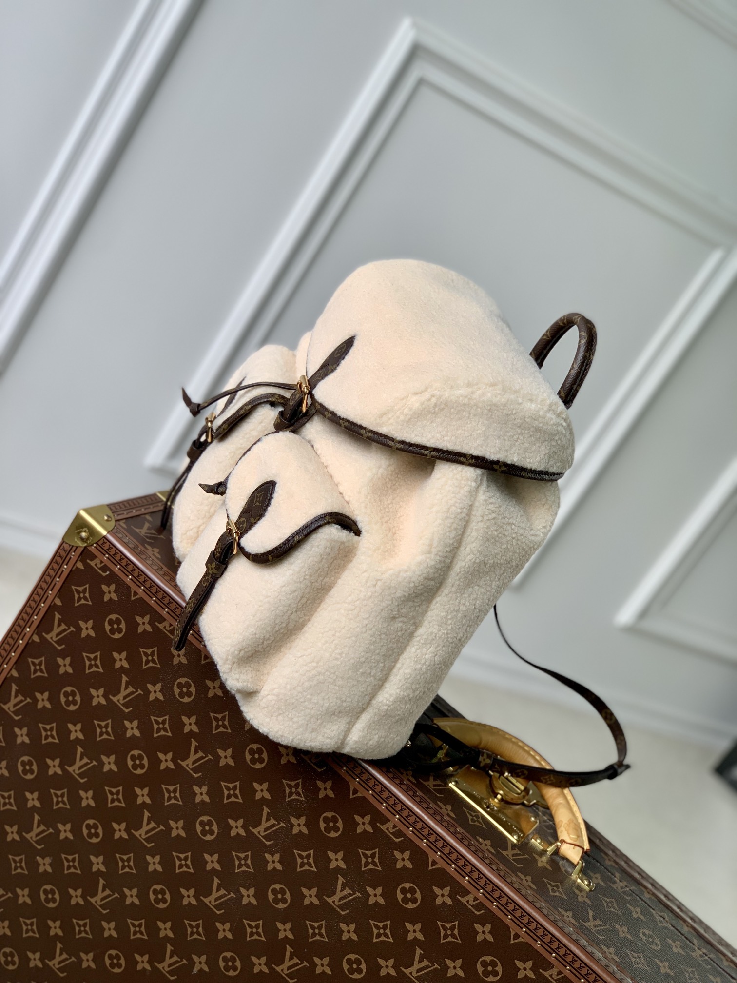 l**is V*t*n backpack m23384-31*31*17cm