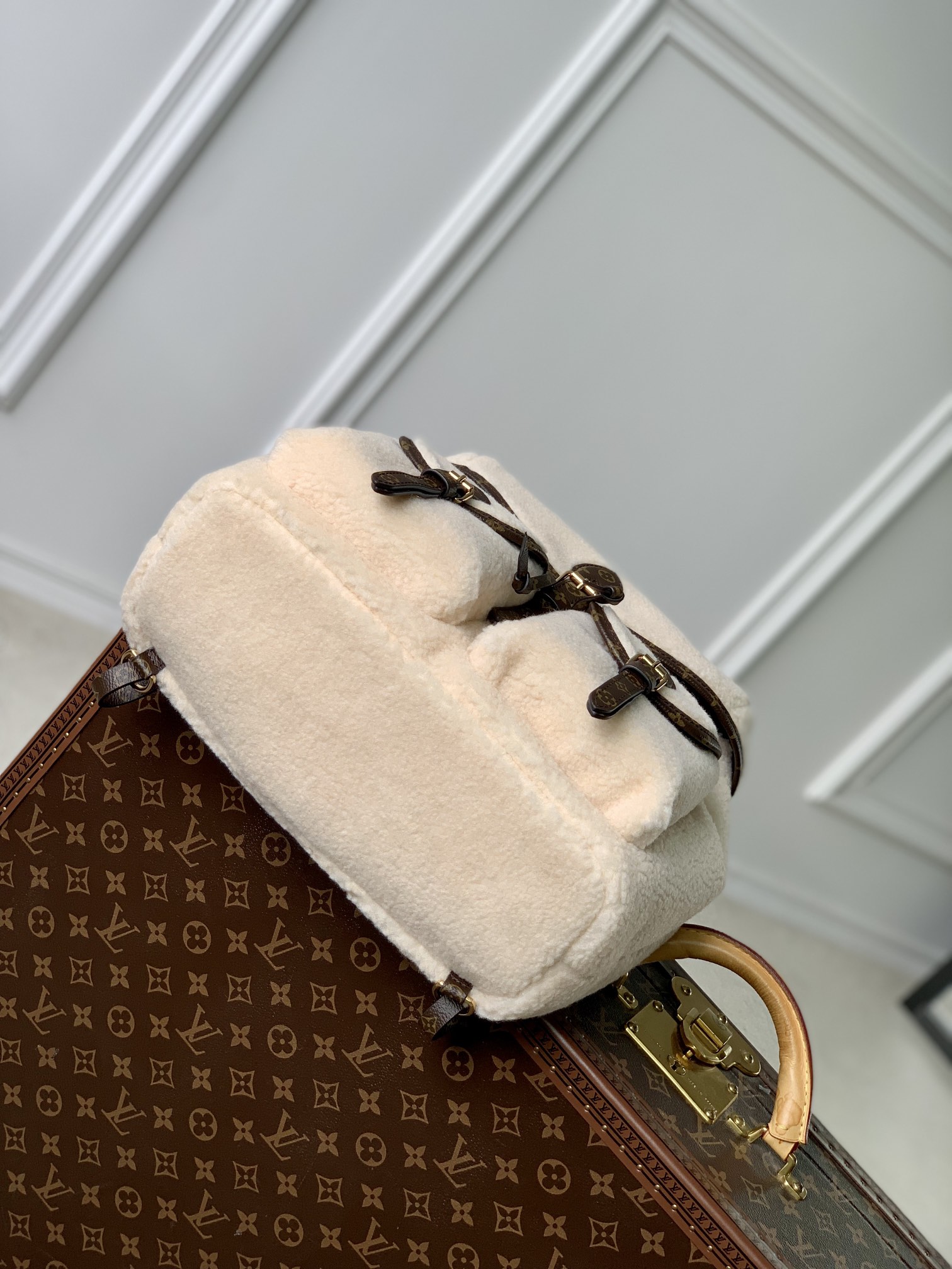 l**is V*t*n backpack m23384-31*31*17cm
