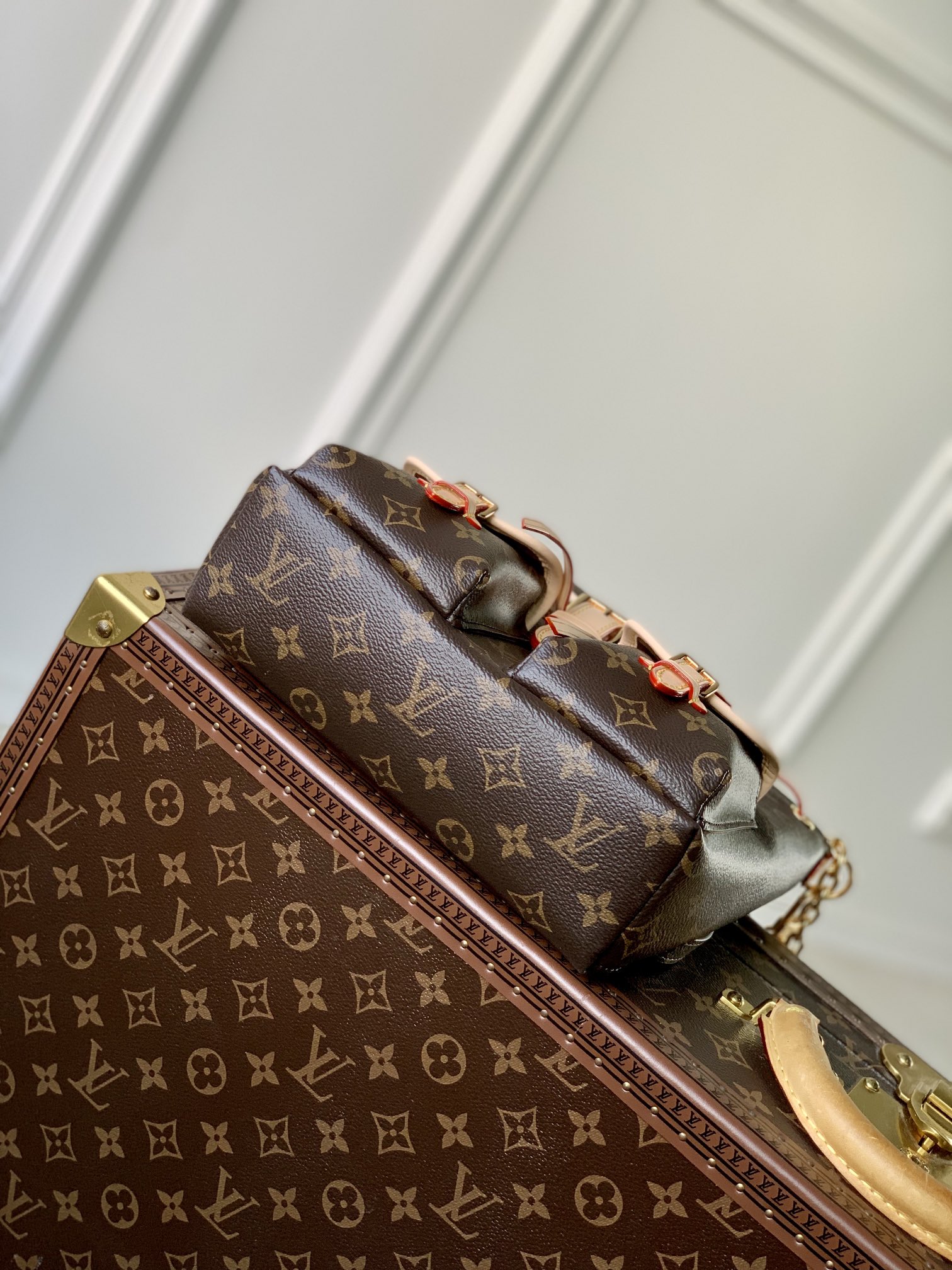 l**is V*t*n backpack m46932-21*23*10cm
