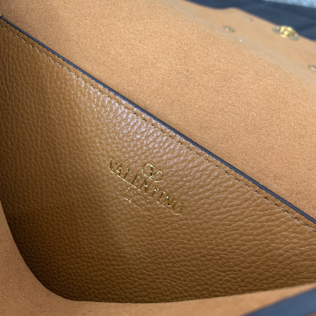 Valentino Garavani Allnite Bag-23.5✖️18✖️8CM