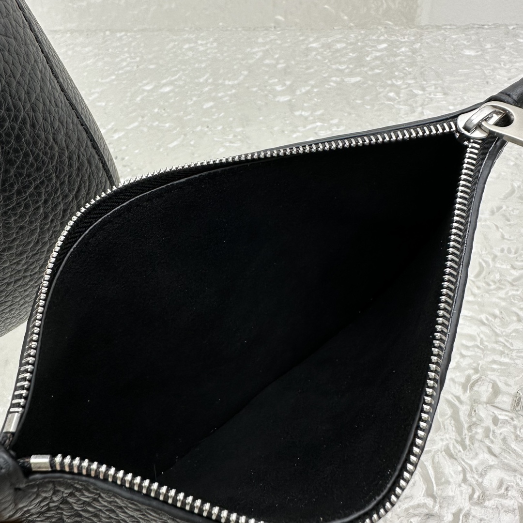 B**rry chess bag-30*33*9cm