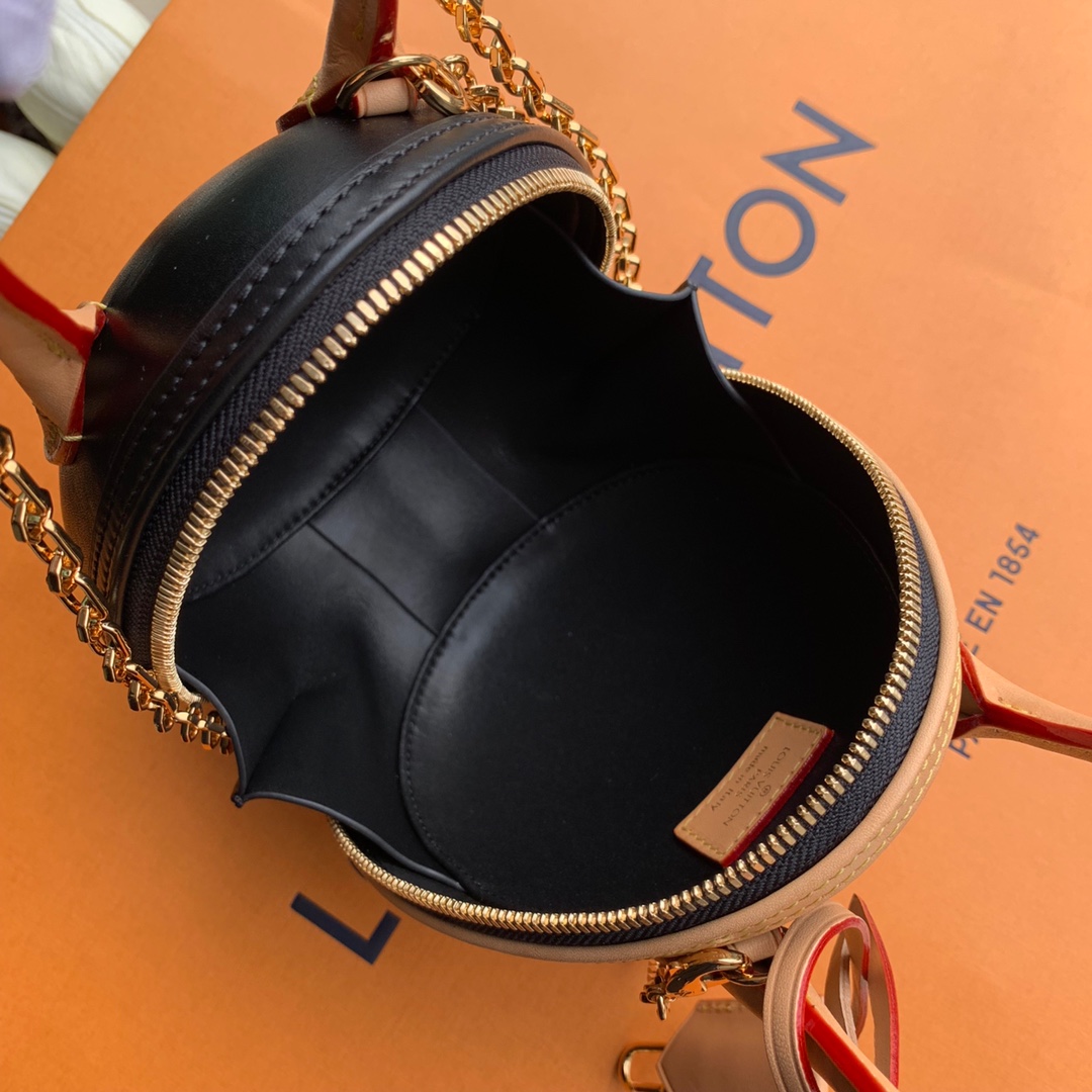 l**is V*t*n egg bag-20*12*12cm