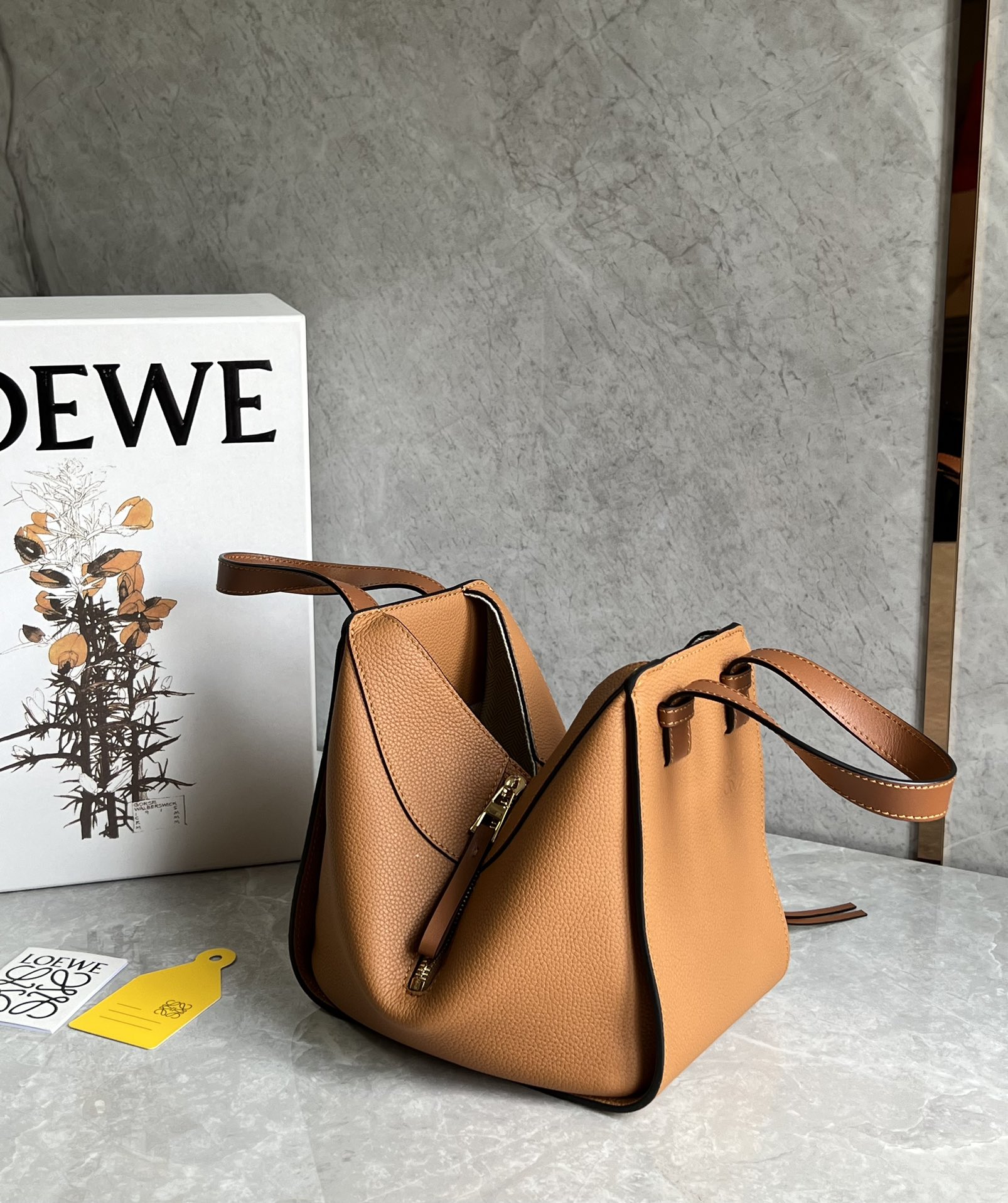 Loewe Hammock Bag-20*19*14CM