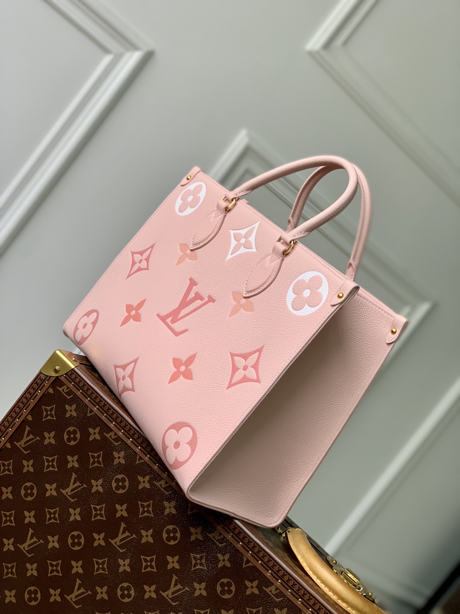 l**is V*t*n small onthego handbag-35*28*15cm
