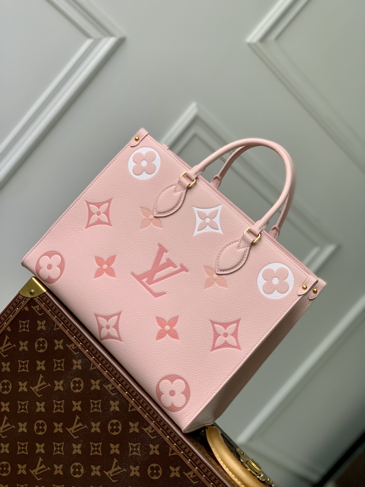 l**is V*t*n small onthego handbag-35*28*15cm