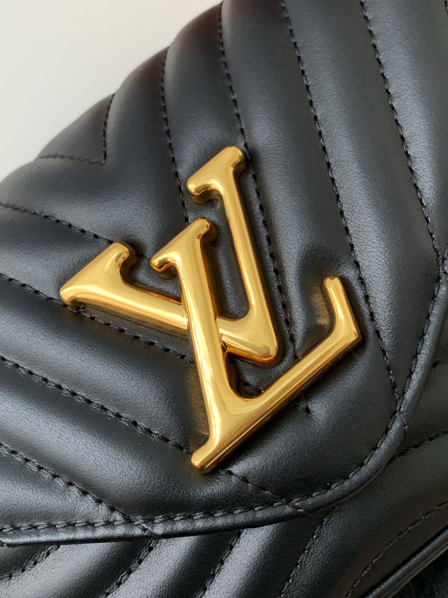 l**is V*t*n new wave bag-19*14*5cm