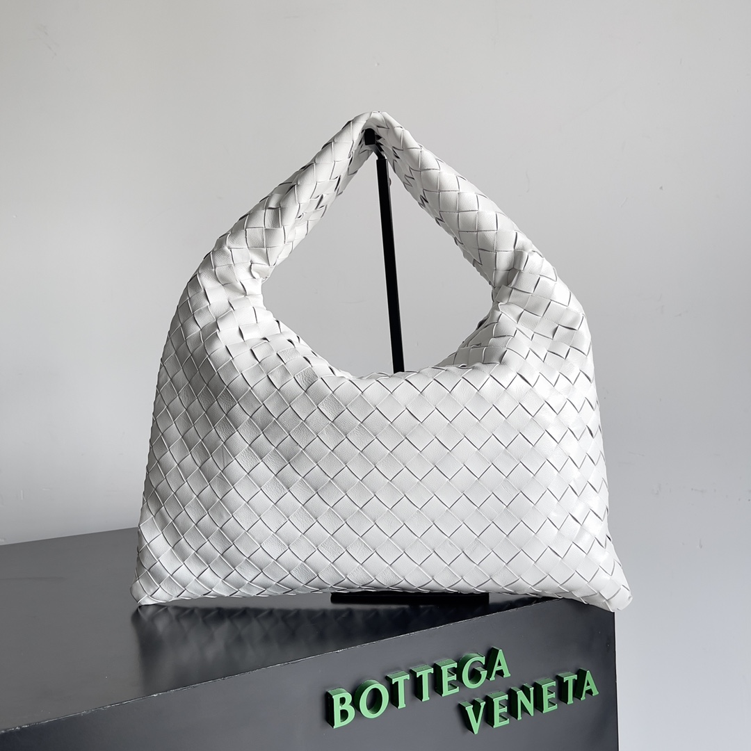 Bo*te*ga ve*ne*ta hop bag-41*20*8cm