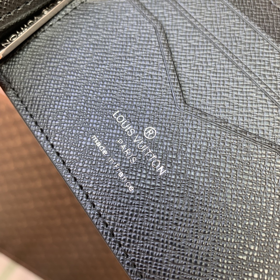 l**is V*t*n wallet-m61700-12×8cm