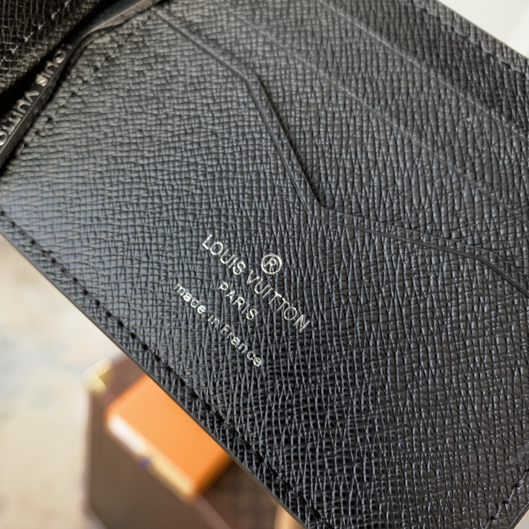 l**is V*t*n wallet-m61700-12×8cm
