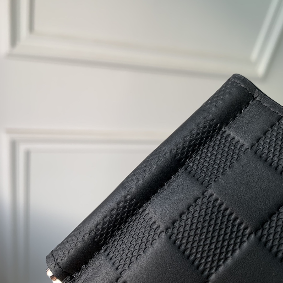 l**is V*t*n wallet-m61700-12×8cm
