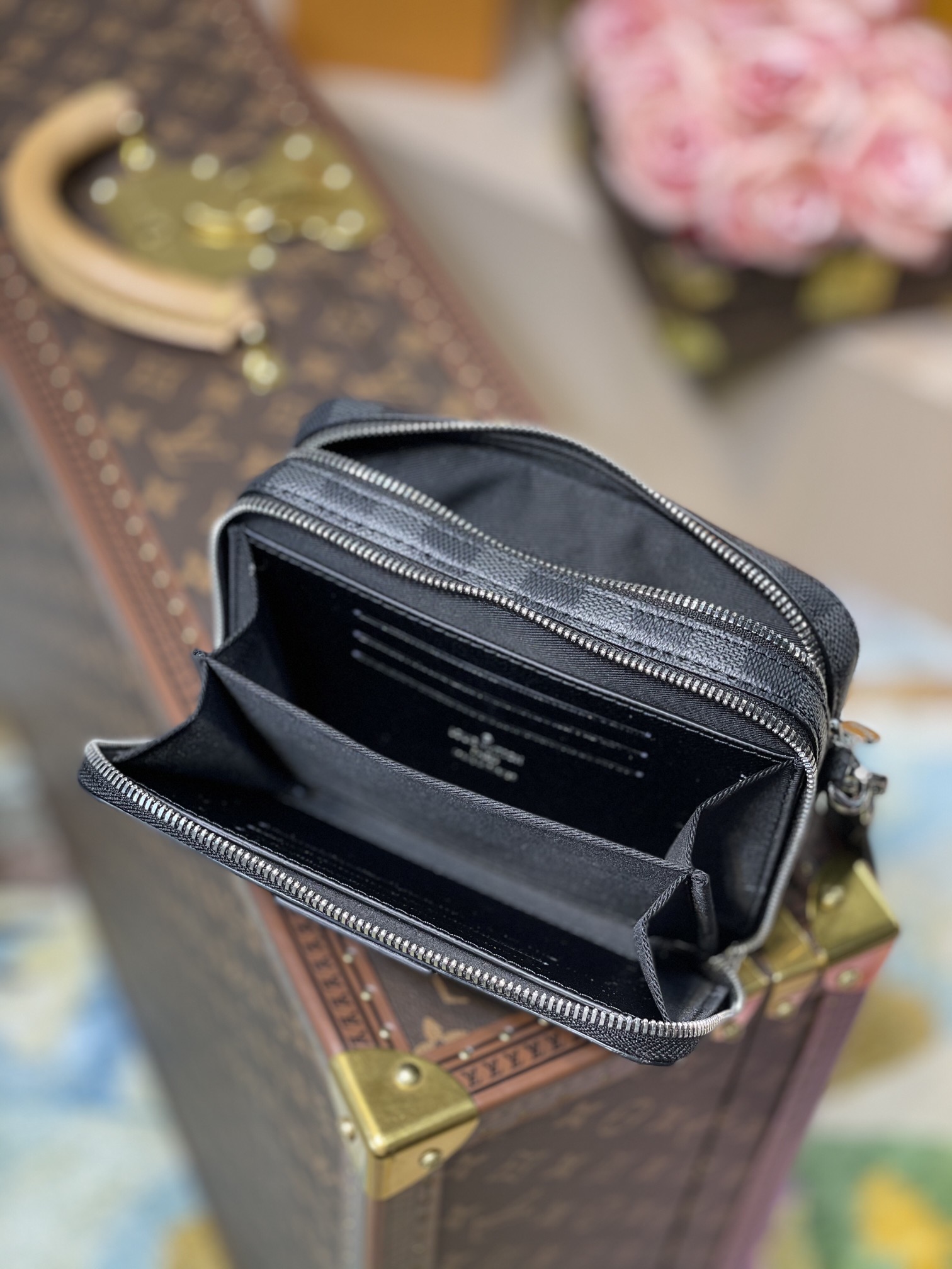 l**is V*t*n alpha wearable bag-m22481-18.5 x 11.0 x 6.5cm