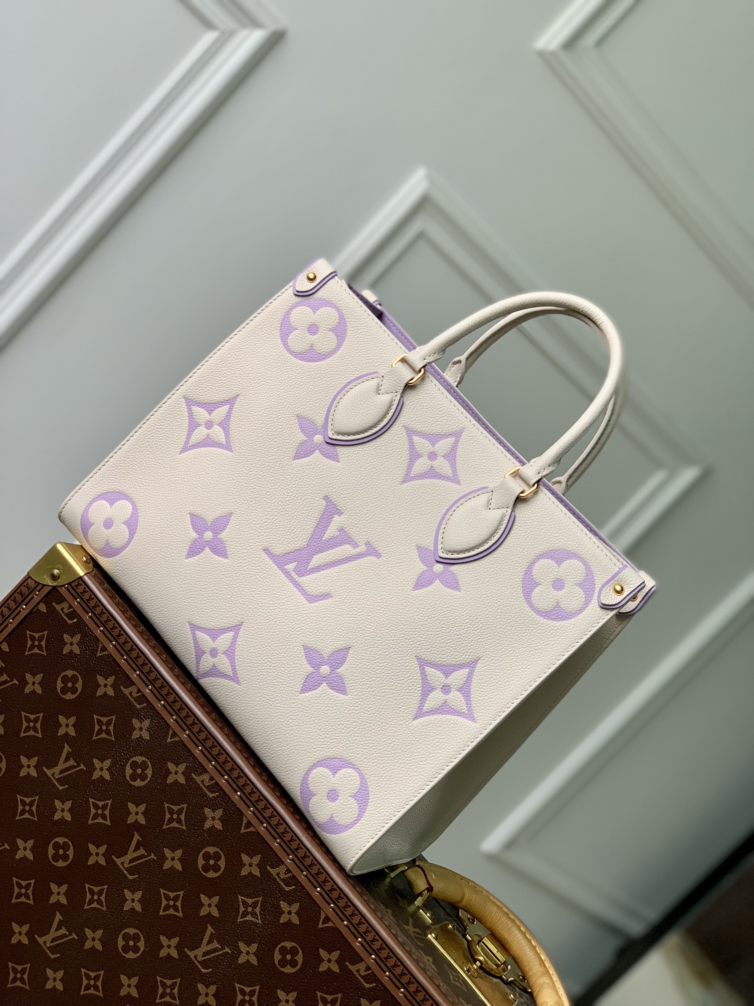 l**is V*t*n by the pooll onthego handbag-35*27*14cm