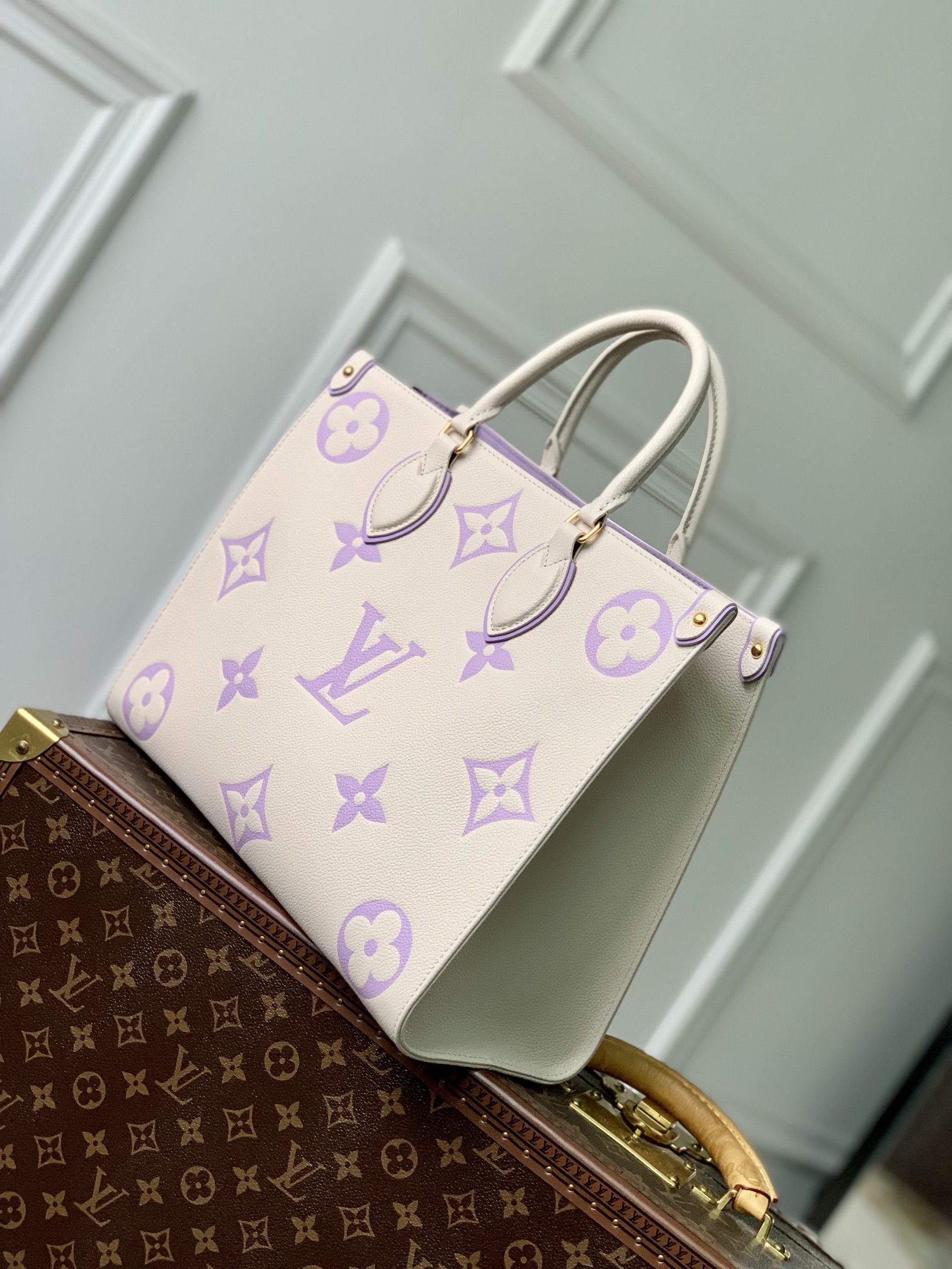 l**is V*t*n by the pooll onthego handbag-35*27*14cm