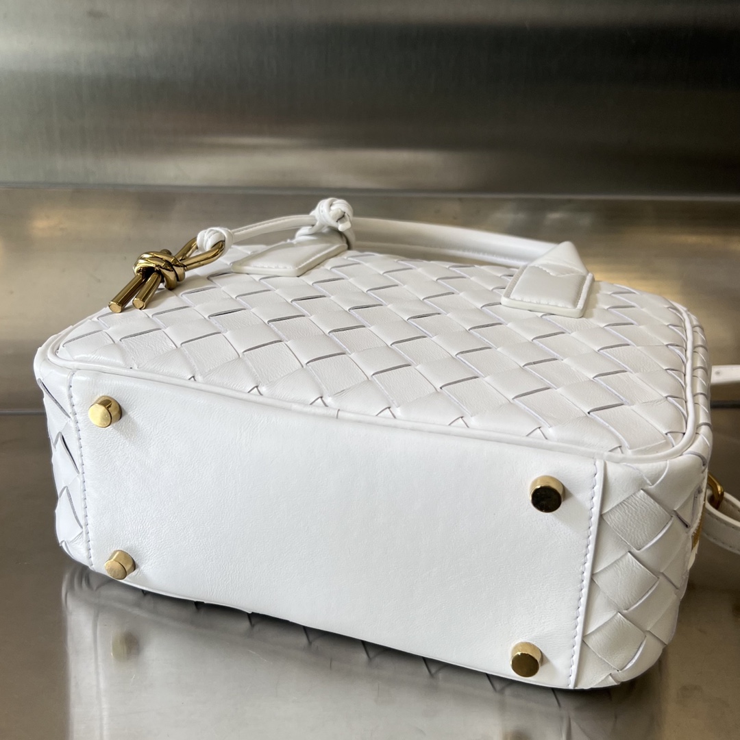 Bo*te*ga ve*ne*ta getaway bag-23.5x17.5x9cm