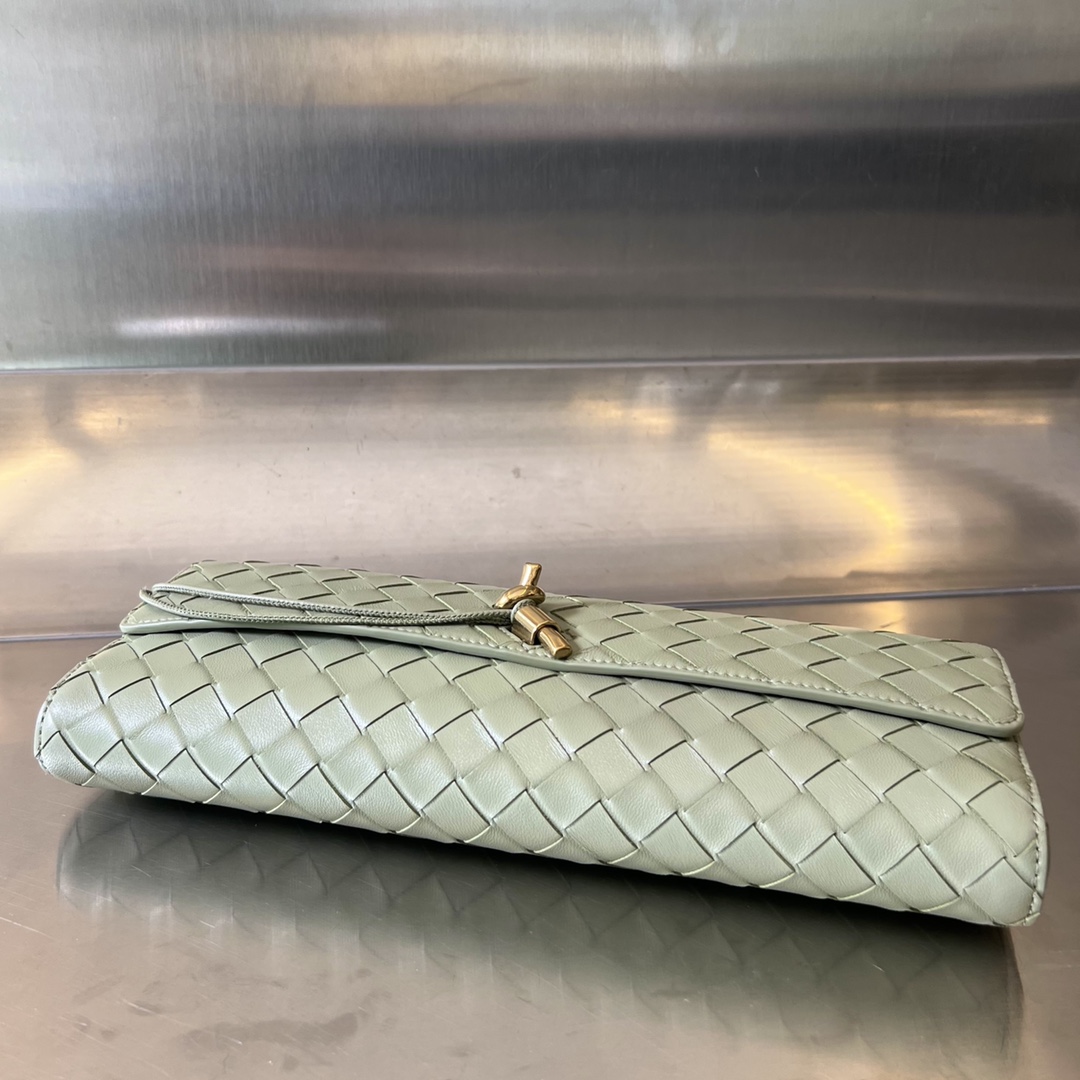 Bo*te*ga ve*ne*ta clutch-31x13x3 cm