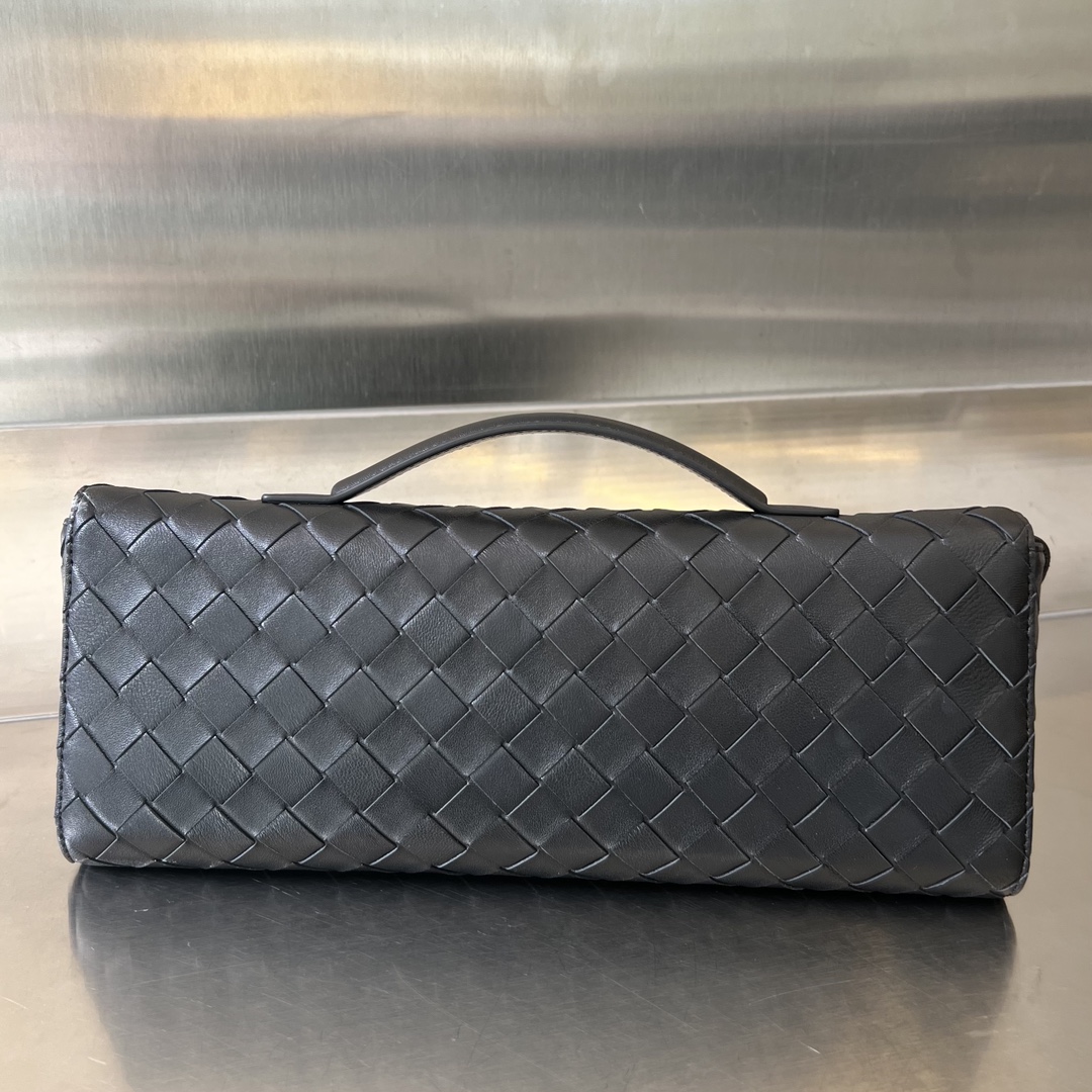 Bo*te*ga ve*ne*ta clutch-31x13x3 cm