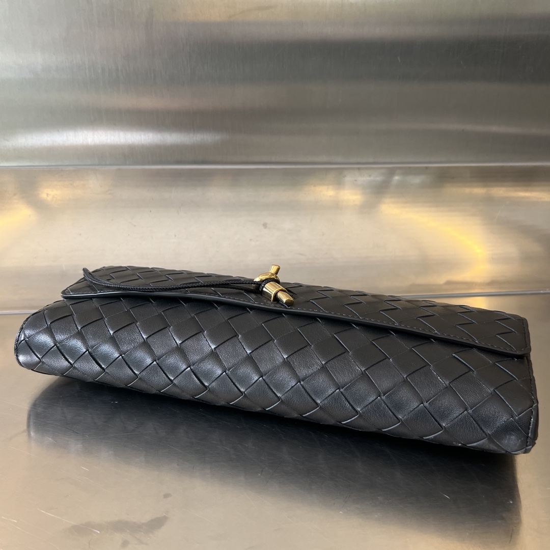 Bo*te*ga ve*ne*ta clutch-31x13x3 cm