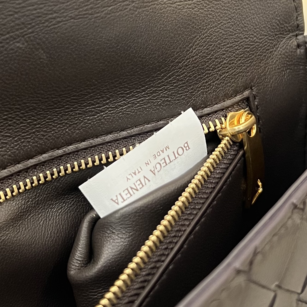 Bo*te*ga ve*ne*ta clutch-31x13x3 cm