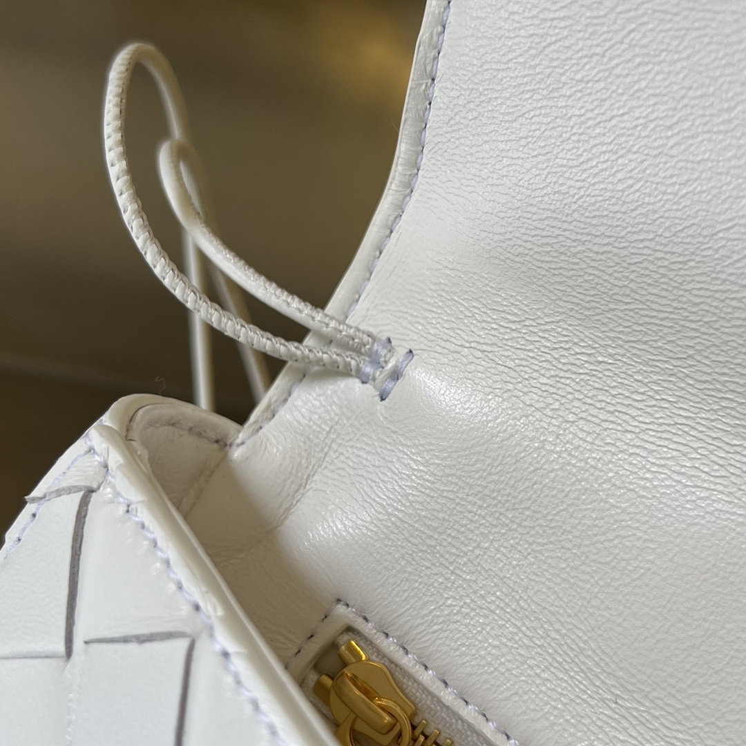 Bo*te*ga ve*ne*ta clutch-31x13x3 cm