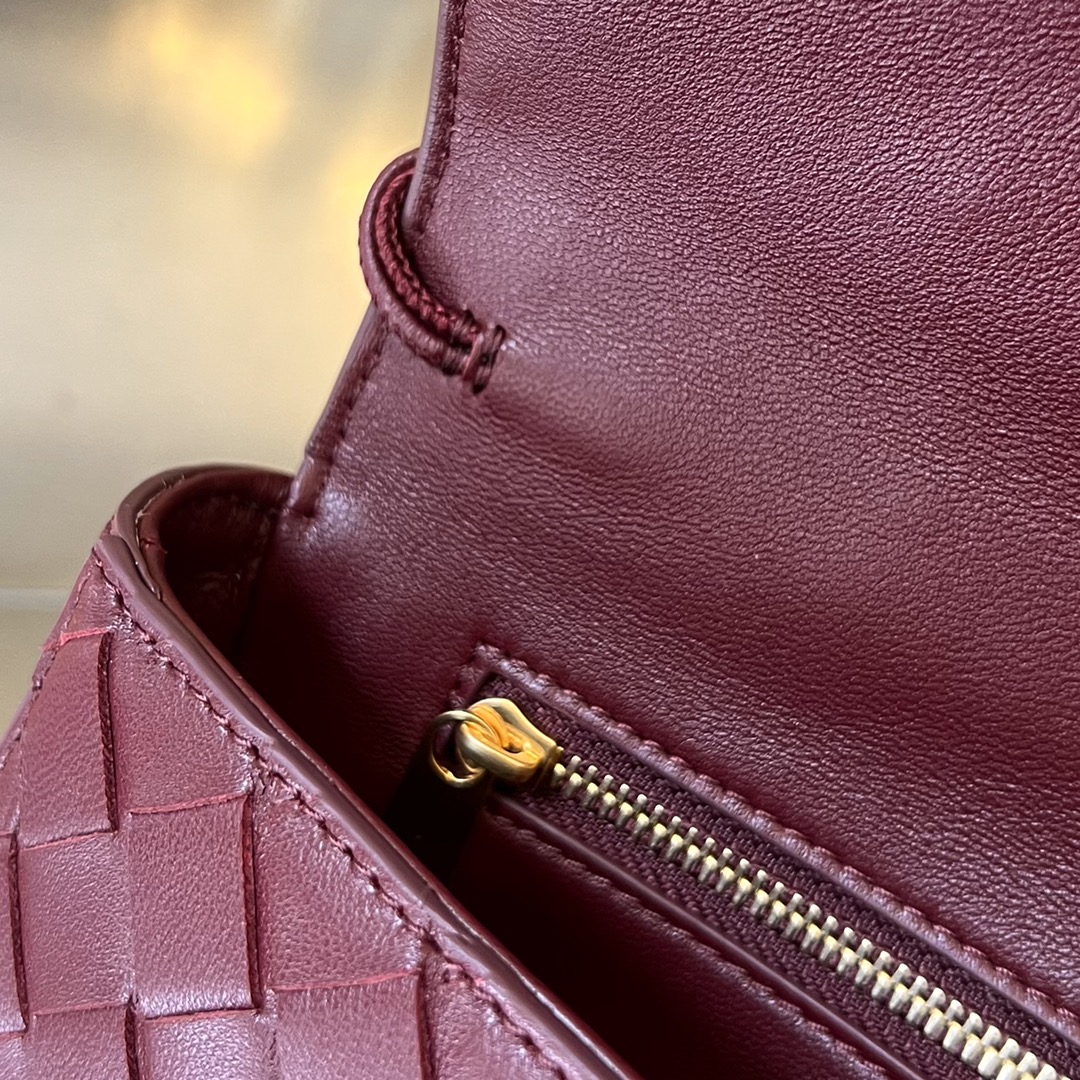 Bo*te*ga ve*ne*ta clutch-31x13x3 cm