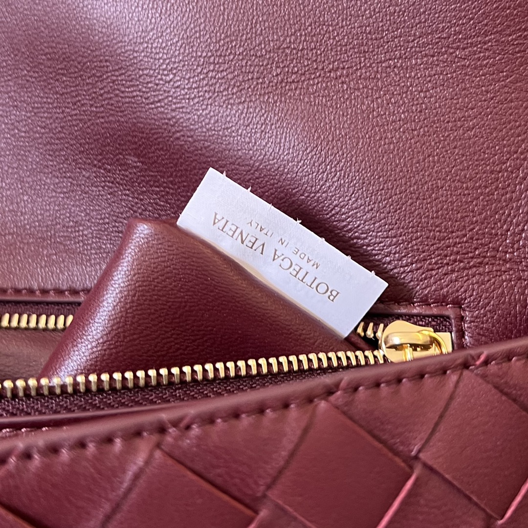 Bo*te*ga ve*ne*ta clutch-31x13x3 cm