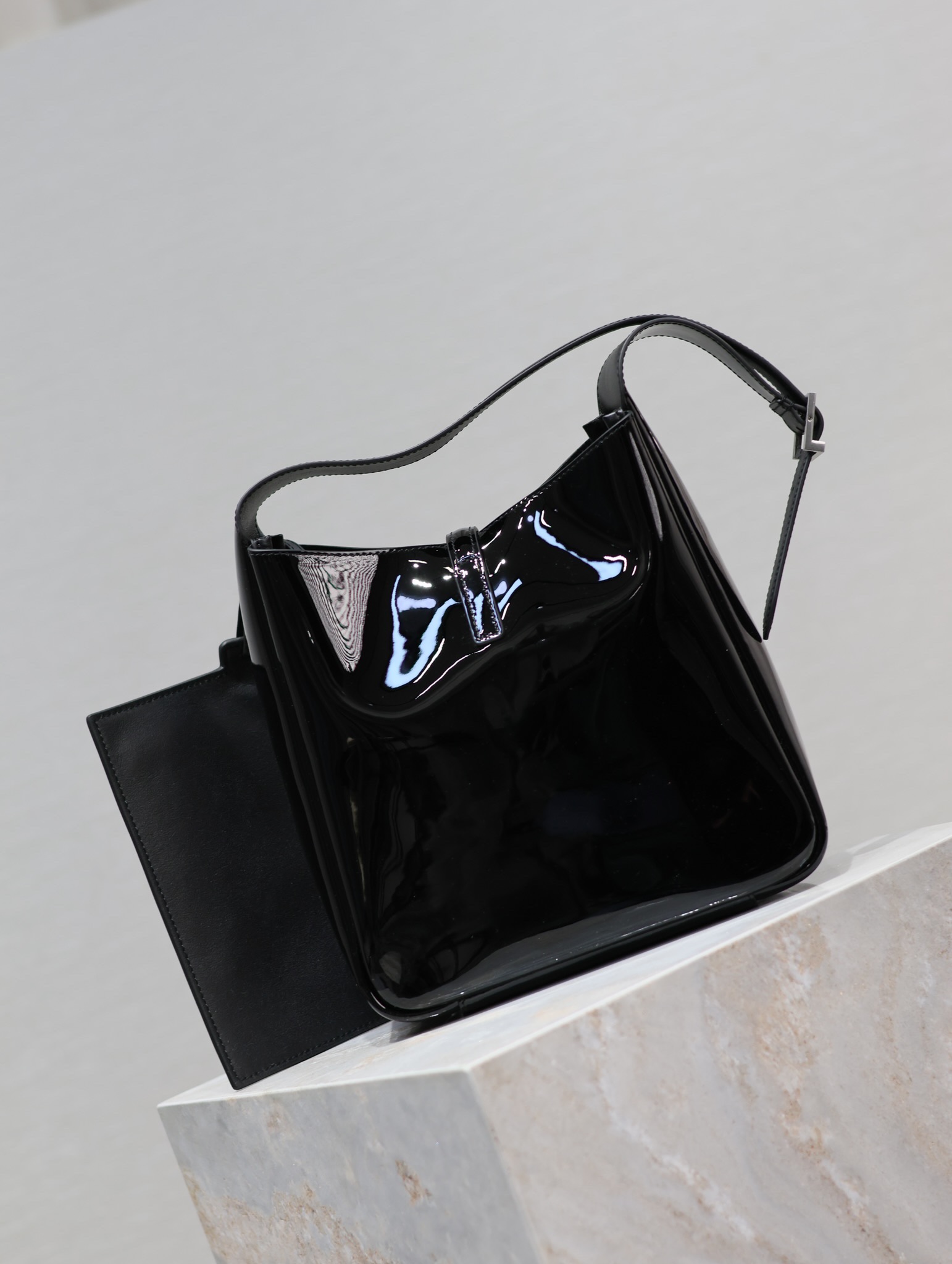 YSL Le5A7 Vintage Bag-23×22×8.5CM