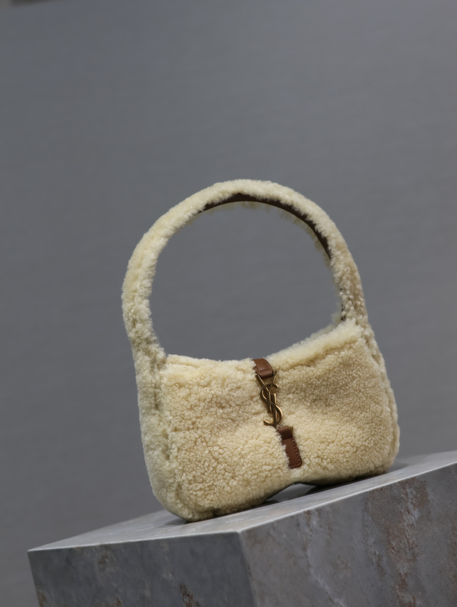 YSL Le5A7 Mini Bag-19×11.5×4.5CM