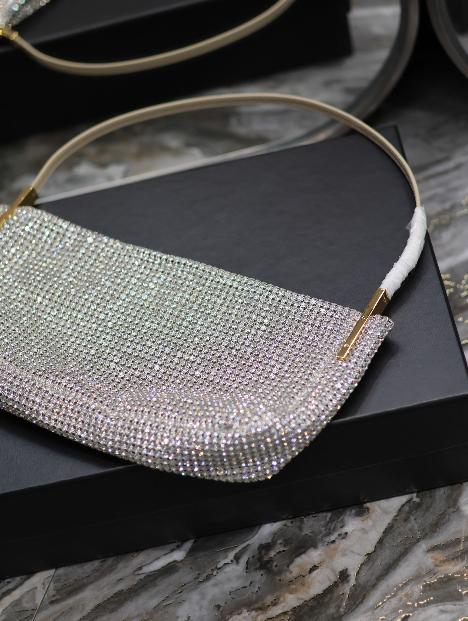 YSL Suzanne Armpit Pouch-28×14×4CM