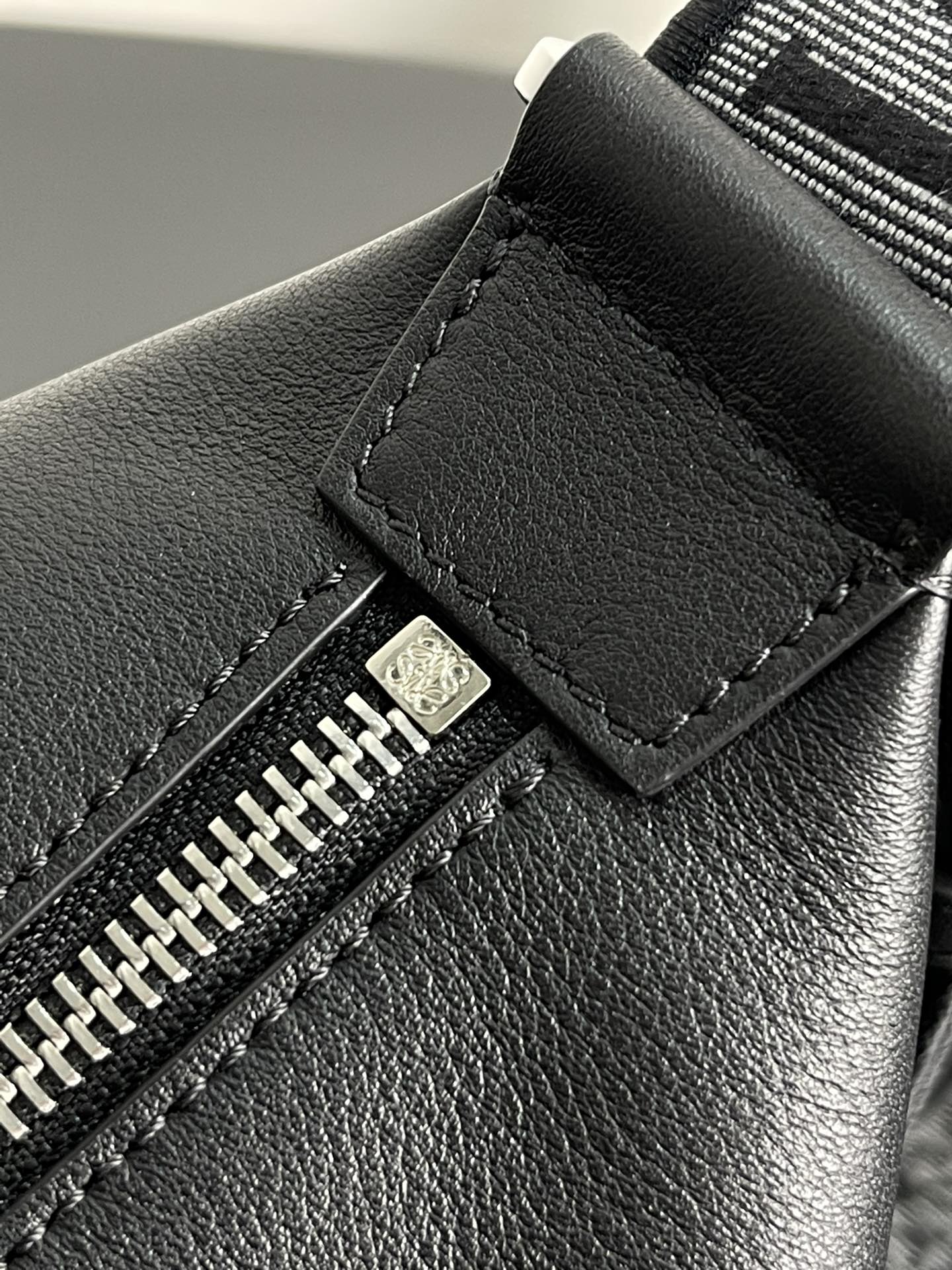 Loewe Cubi Bag-29.5*22*10.5CM