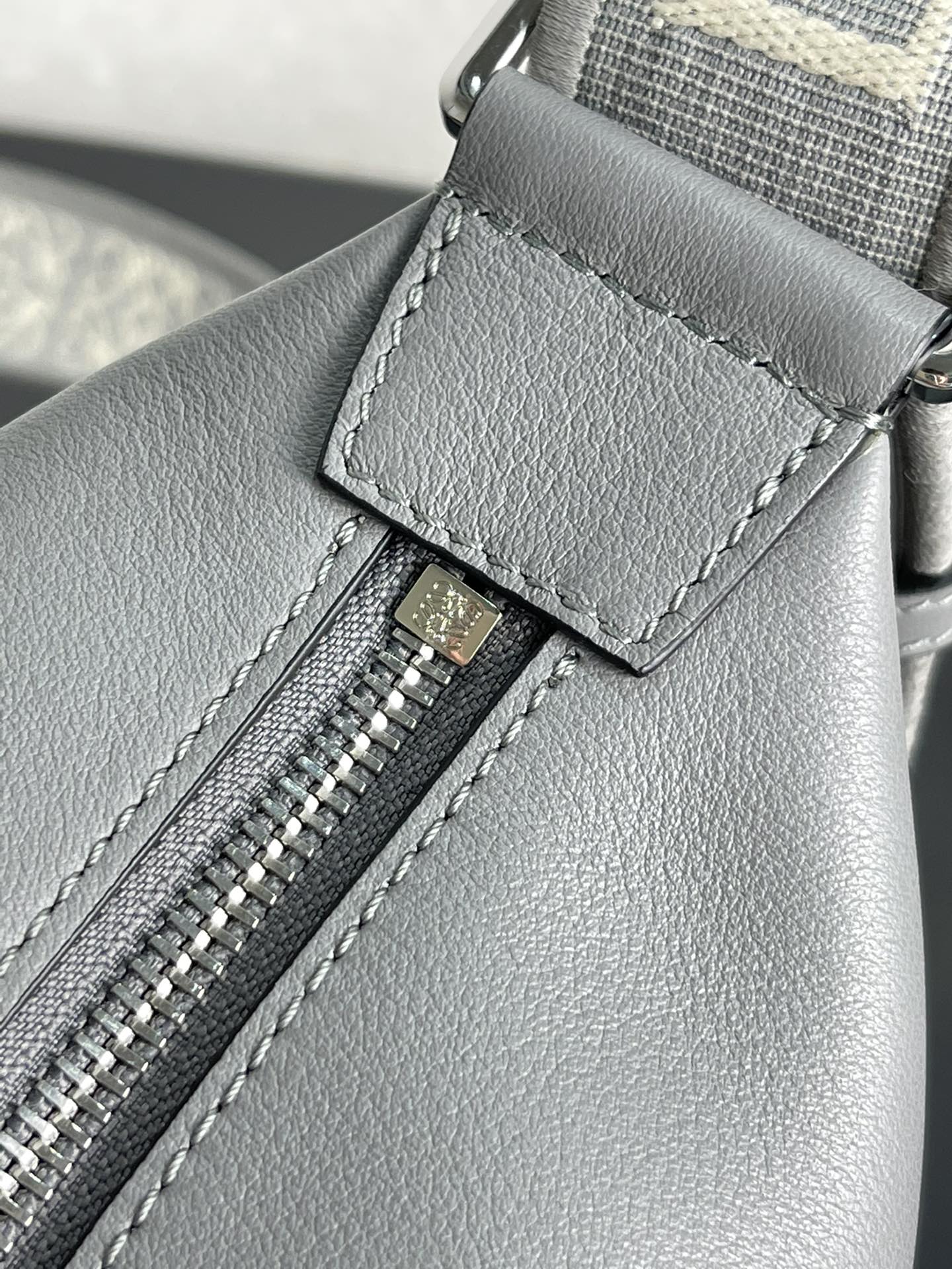 Loewe Cubi Bag-29.5*22*10.5CM