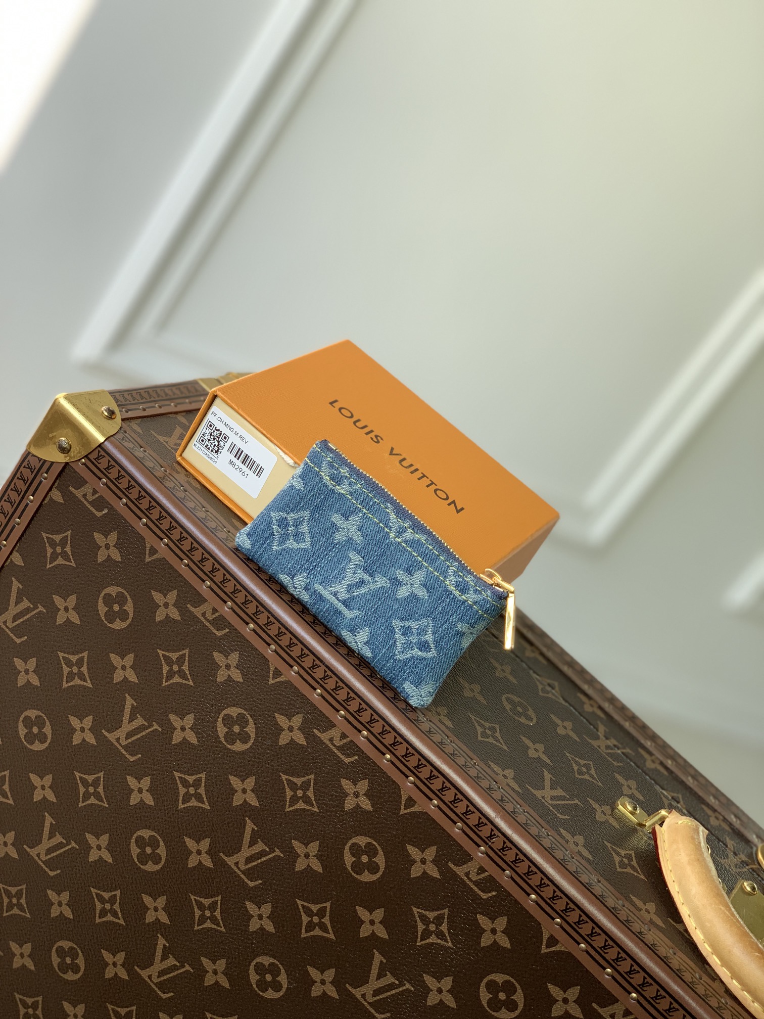 l**is V*t*n wallet-12*7*1.5cm