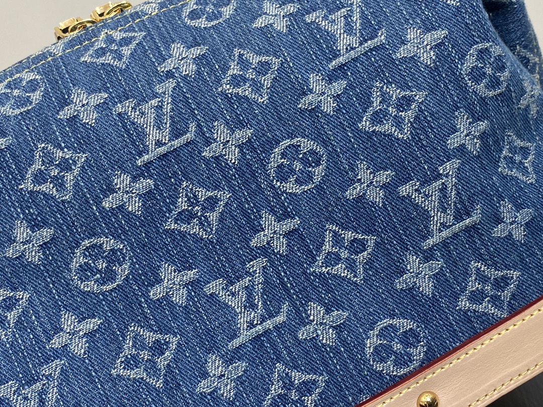 l**is V*t*n cosmetic bag-m24317-27 x 18 x 9 cm