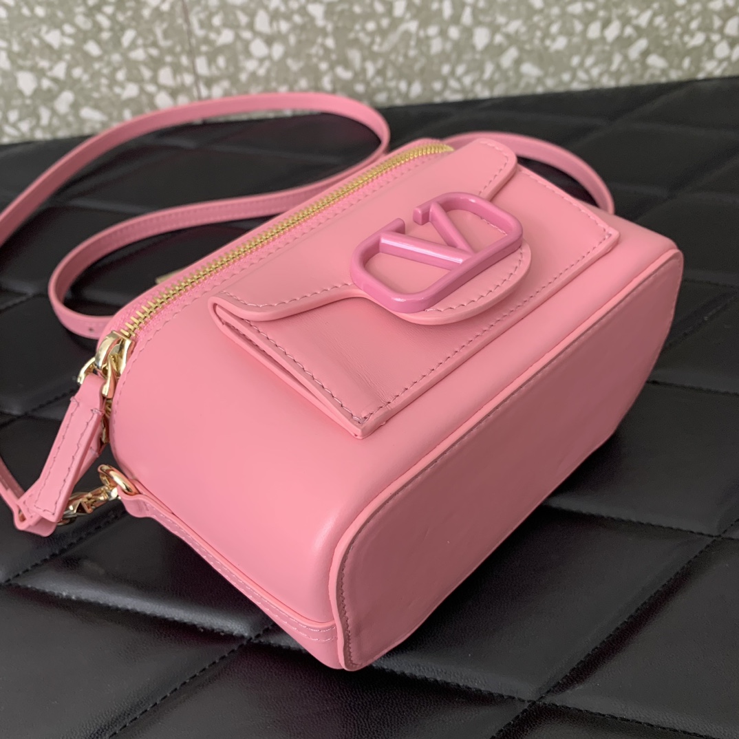 Valentino Alentino Garavani Box Bag-16.5*10*7.5CM