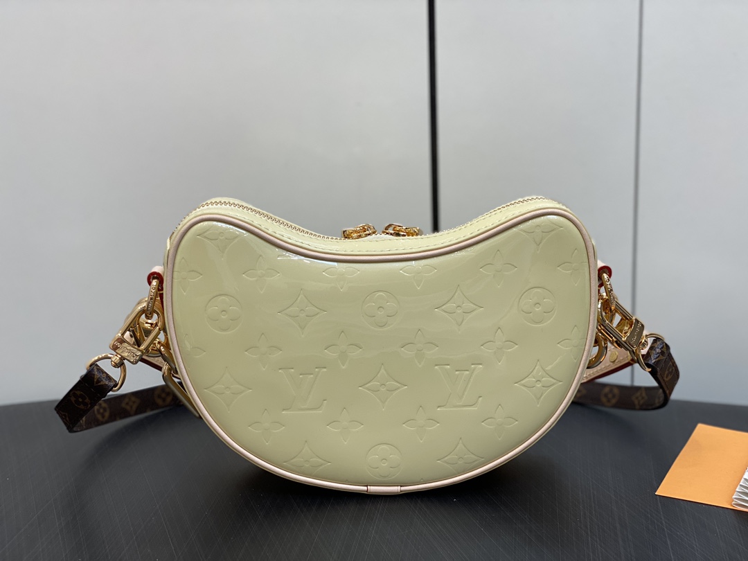 l**is V*t*n croissant m24021-21 x 13 x 7cm