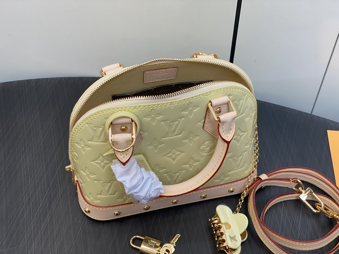 l**is V*t*n alma bb m24062-23.5 x 17.5 x 11.5cm