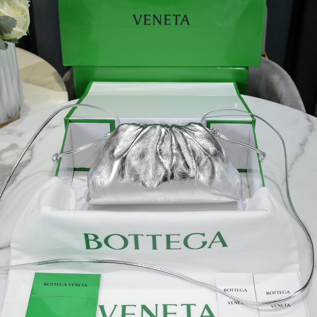 Bo*te*ga ve*ne*ta the pouch bag-22*9cm