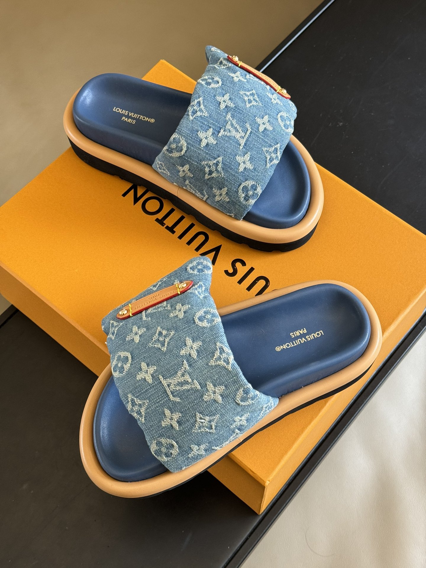 l**is V*t*n slides
