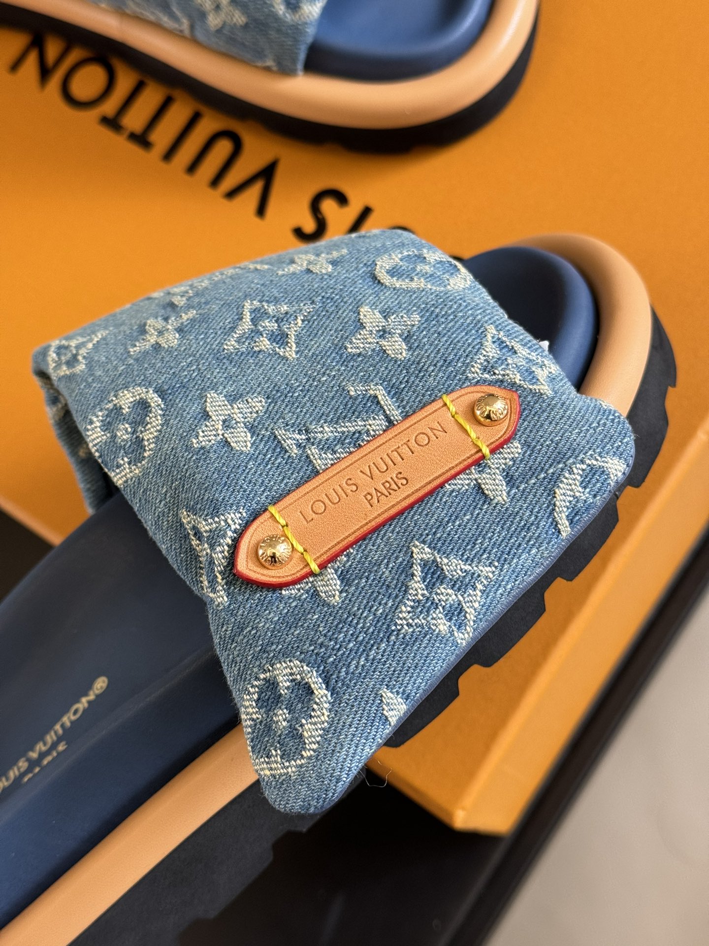 l**is V*t*n slides