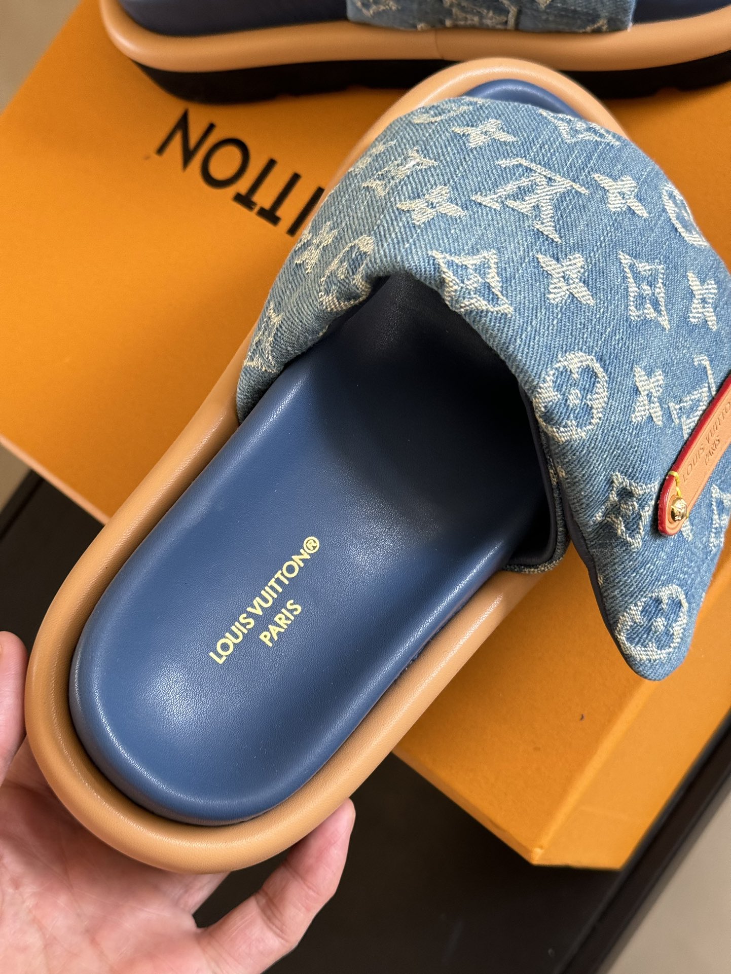 l**is V*t*n slides