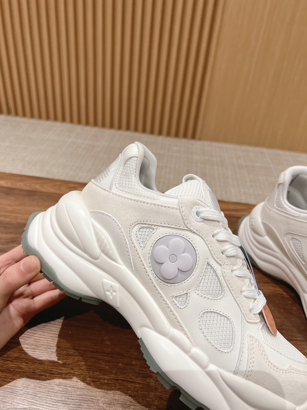 l**is V*t*n run55 sneakers(eu35-eu41)