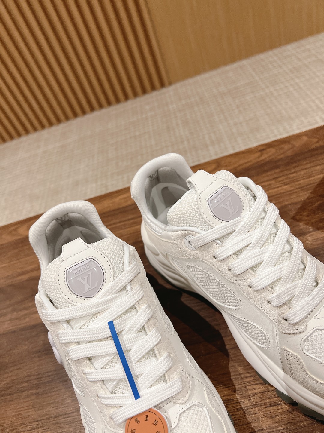 l**is V*t*n run55 sneakers(eu35-eu41)