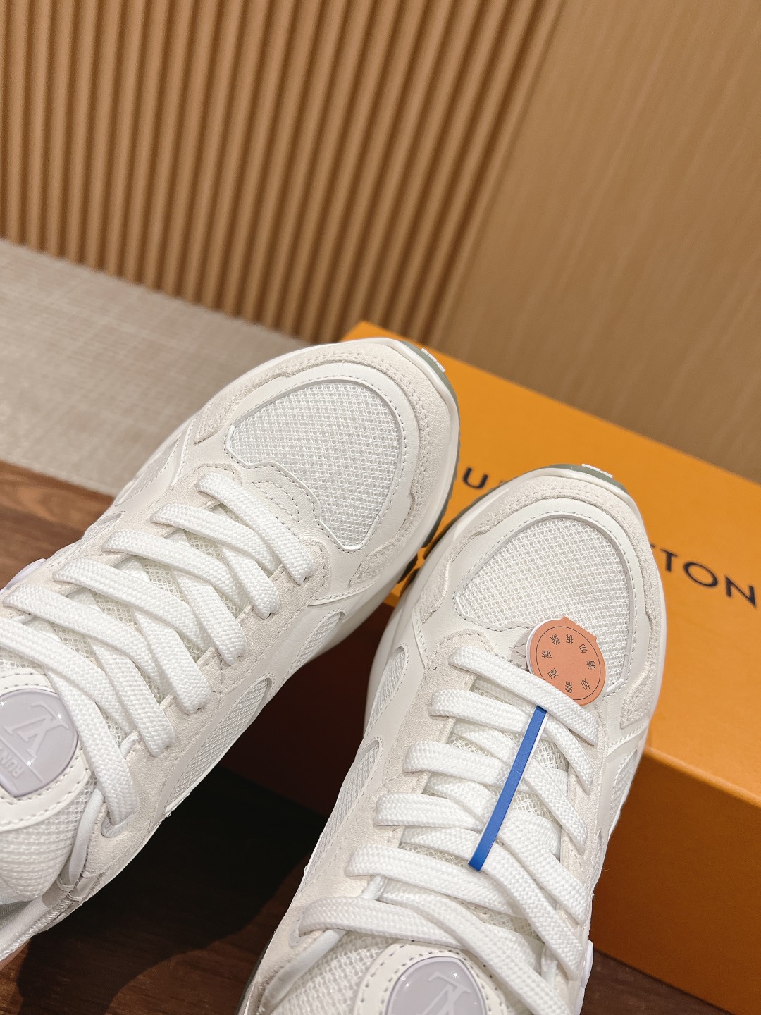l**is V*t*n run55 sneakers(eu35-eu41)