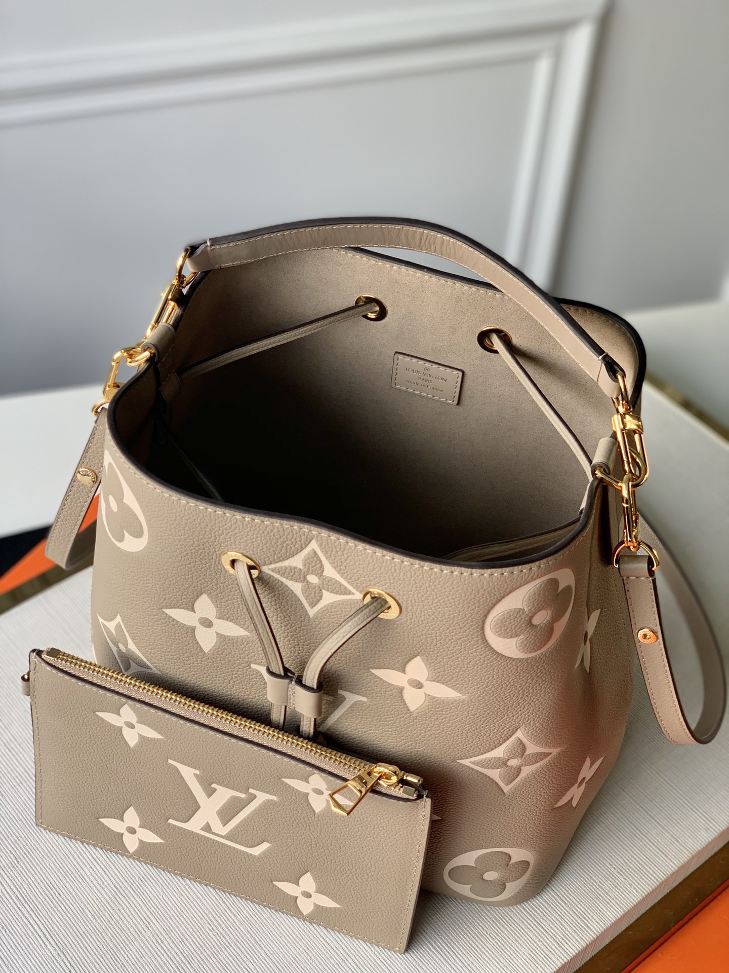 l**is V*t*n néonoé bucket bag -m45555-26x22x27cm
